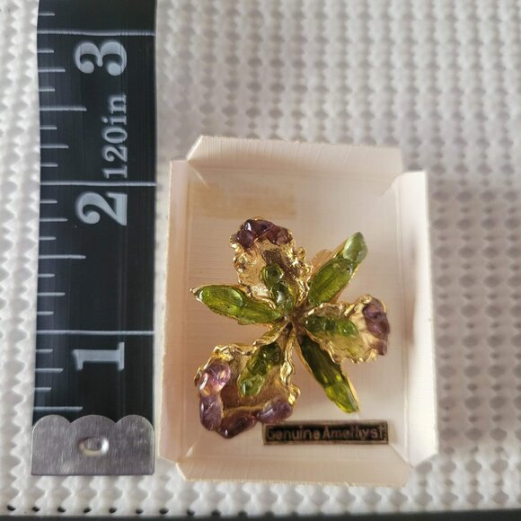 Gold Tone Textured Purple Green Peridot Genuine Amethyst Orchid Brooch Pin - Picture 3 of 3
